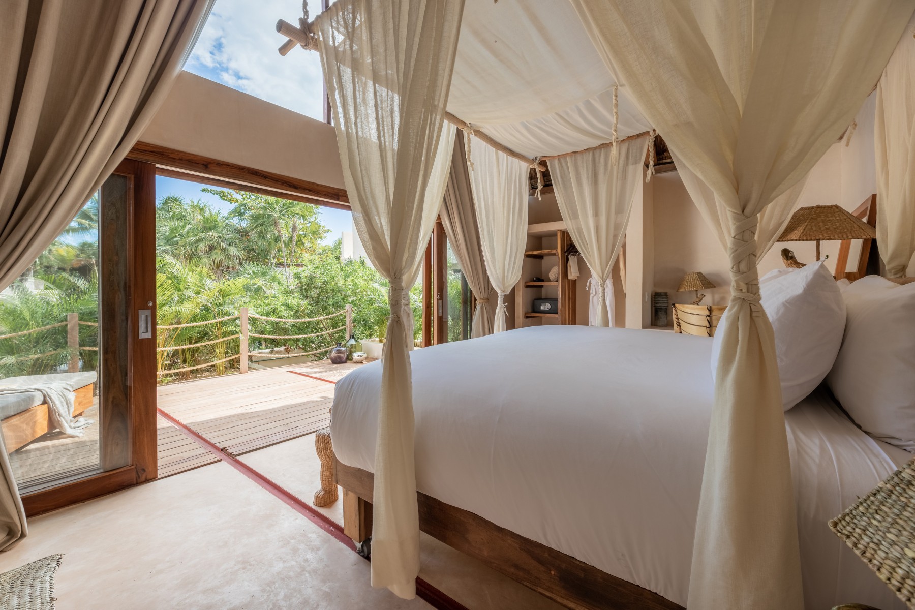 Jungle Suite Upper